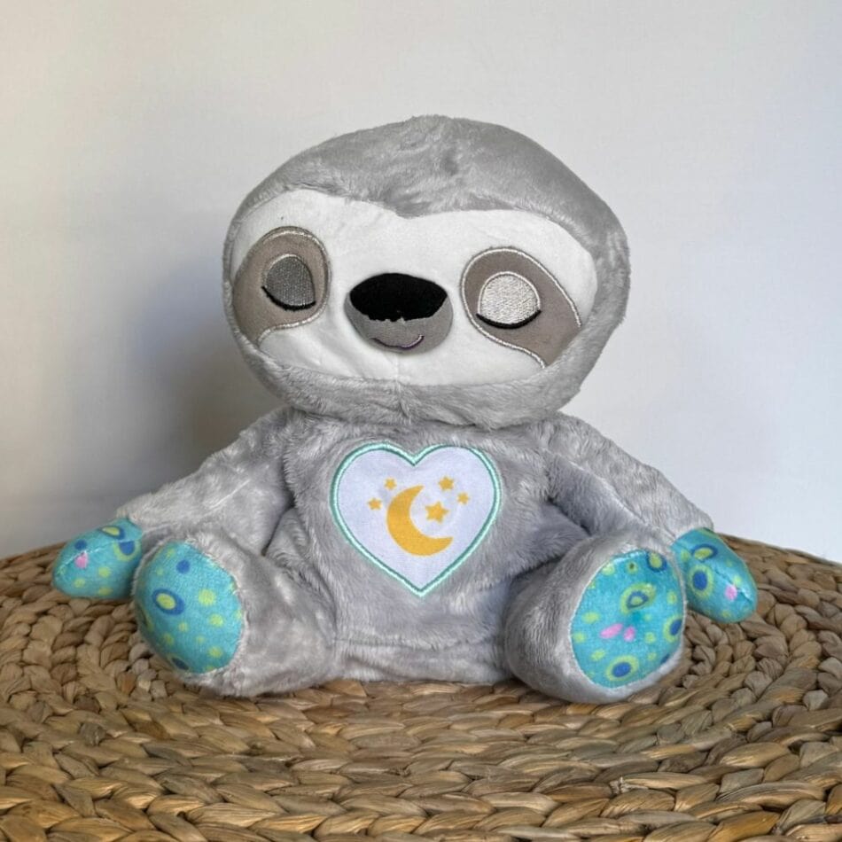 La Peluche Gris Peluche veilleuse paresseux respirante