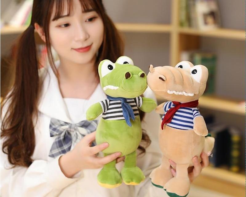 La Peluche Peluche bébé crocodile verte