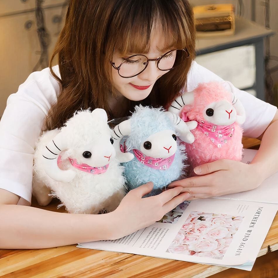 La Peluche Peluche chèvre pour petite fille
