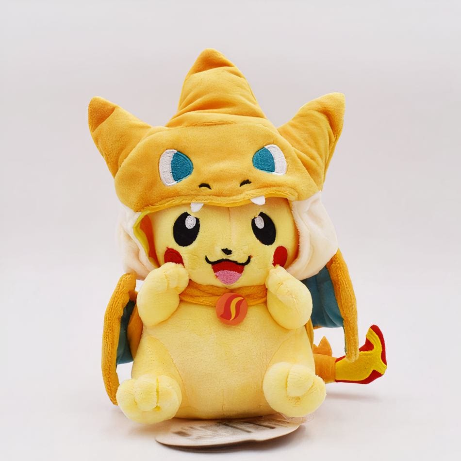La Peluche Peluche Pikachu en costume Dracaufeu