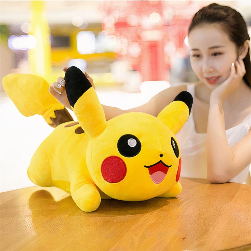 La Peluche Peluche Pikachu happy