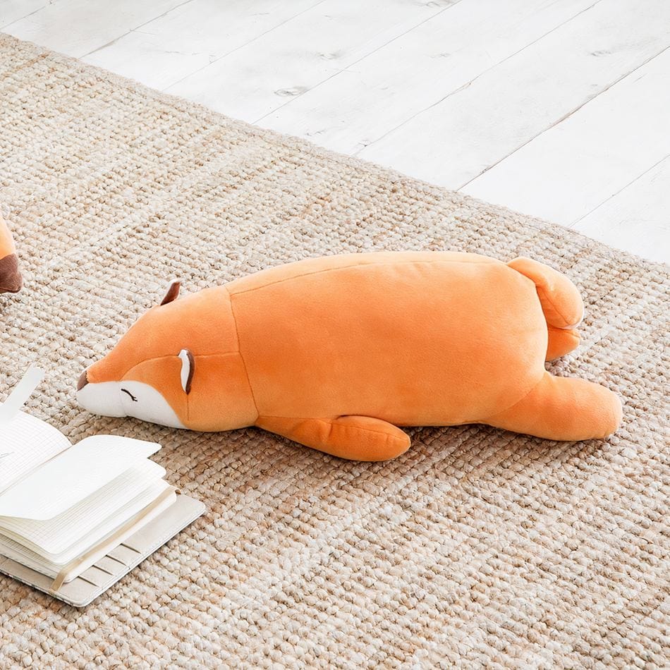 La Peluche Peluche renard allongé